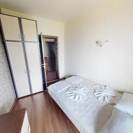 Imperial Heights Villas Villa Napospart