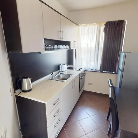 Imperial Heights Villas * Napospart
