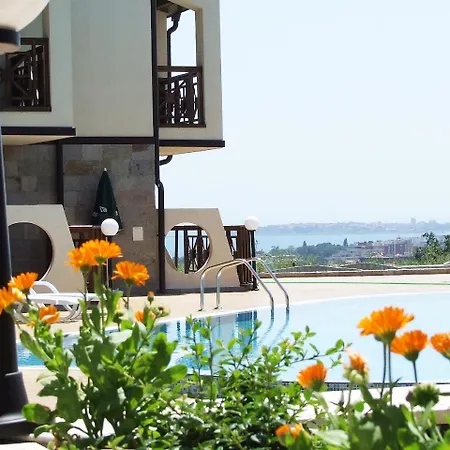 Imperial Heights Villas Napospart