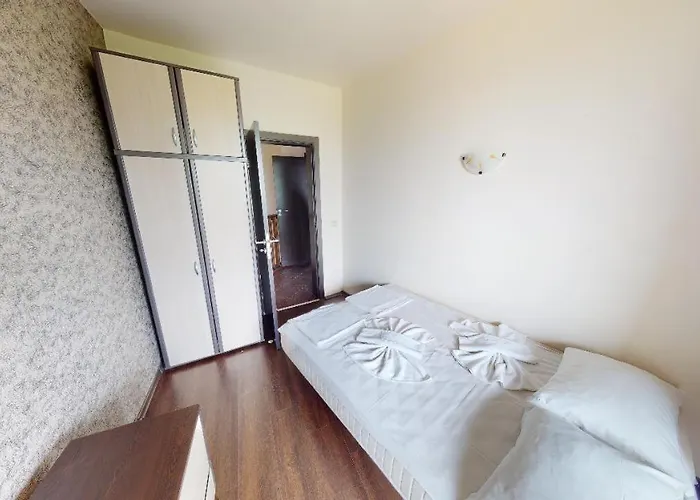 Imperial Heights Villas Вілла Сонячний Берег