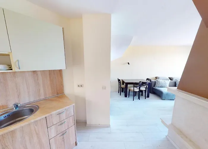 Imperial Heights Villas Вілла *