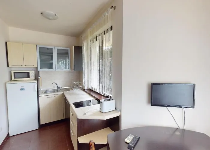 Imperial Heights Villas Вілла