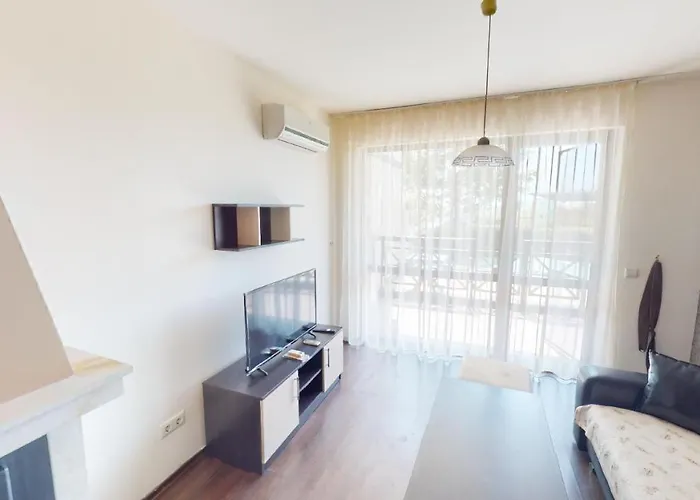 Imperial Heights Villas Вілла *