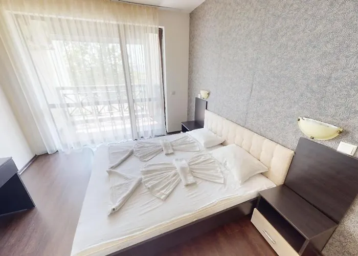 Imperial Heights Villas Вілла *