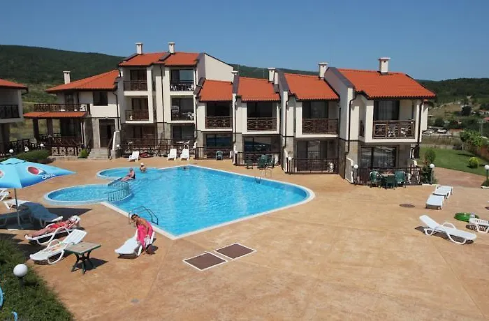 Вілла Imperial Heights Villas