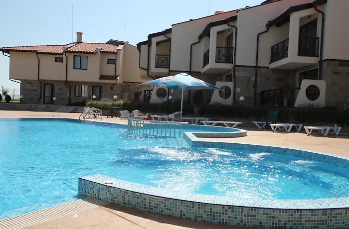 Вілла Imperial Heights Villas *