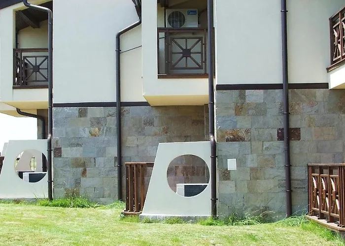 Imperial Heights Villas Вілла