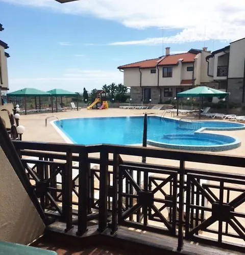 Вілла Imperial Heights Villas *